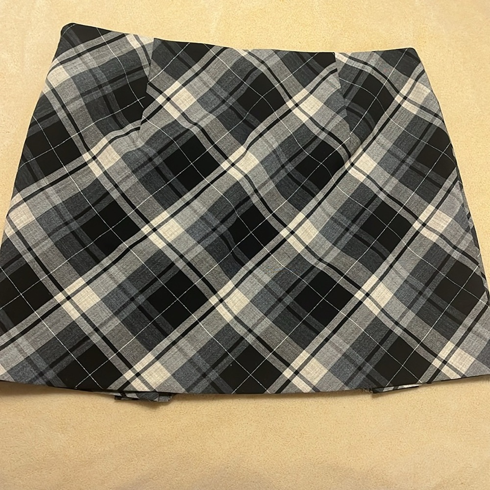 Vintage Express Black and Gray Pleated Skirt - Picture 2 of 5
